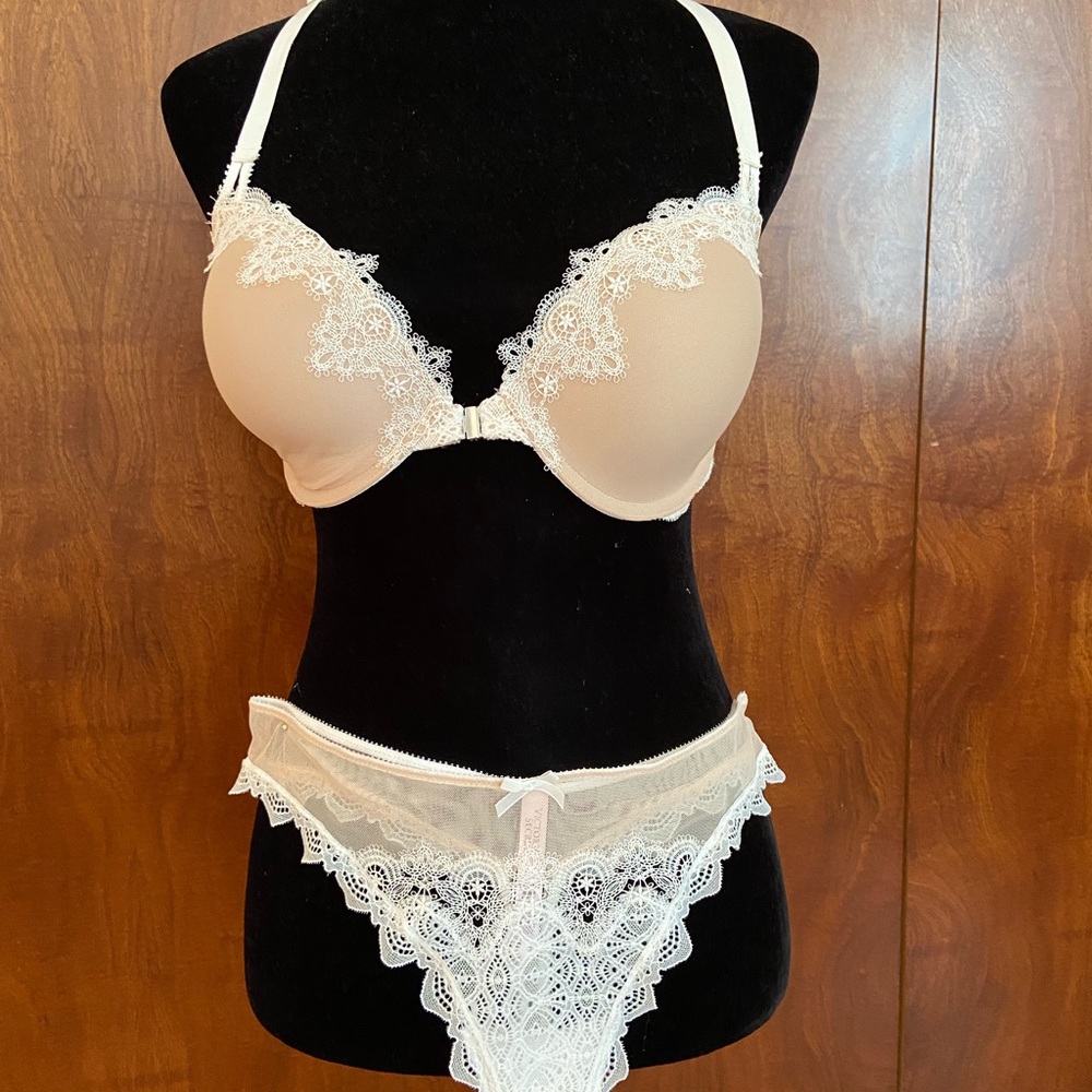 VICTORIA’S SECRET LACE RACERBACK BRA & THONG